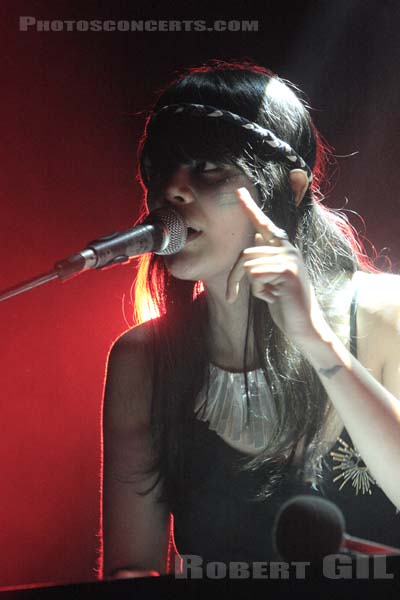 BAT FOR LASHES - 2007-07-04 - PARIS - Nouveau Casino - 